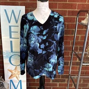 Chico’s Zenergy Blue and Turquoise Floral V-Neck 3/4 Sleeve Pullover